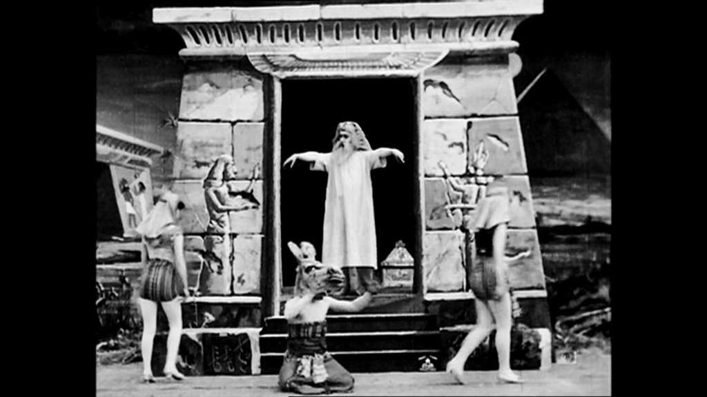 Fotogramma del corto L'oracolo di delfi