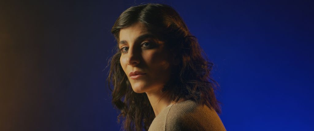 Mina Kavani in PICASSO. UN RIBELLE A PARIGI. Storia di una vita e di un museo