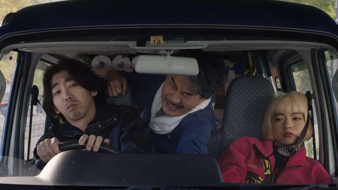 Hirayama, Takashi e Aya in una scena di Perfect Days