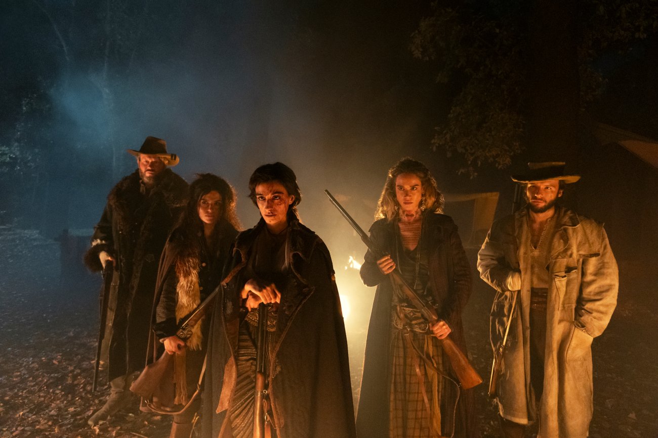 Orlando Cinque, Ivana Lotito, Michela De Rossi, Matilda Lutz, Marlon Joubert in Briganti