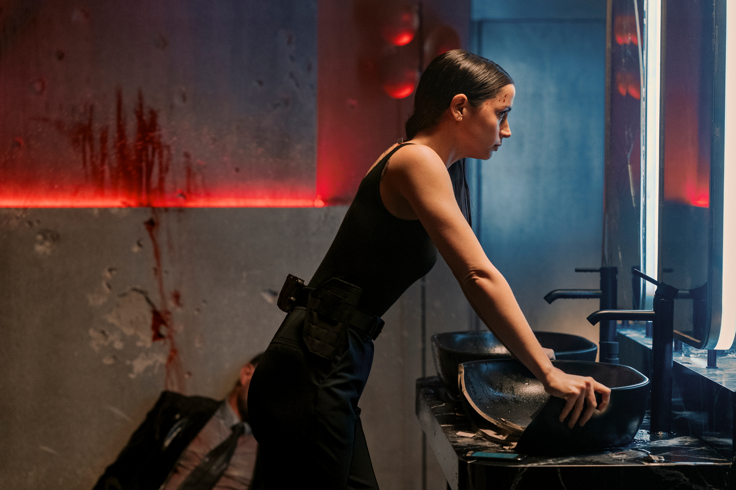 Ana de Armas as Eve in Ballerina. Photo Credit: Larry D. Horricks - – Regia di Len Wiseman – © Lionsgate, 01 Distribution – Immagine concessa per uso editoriale.