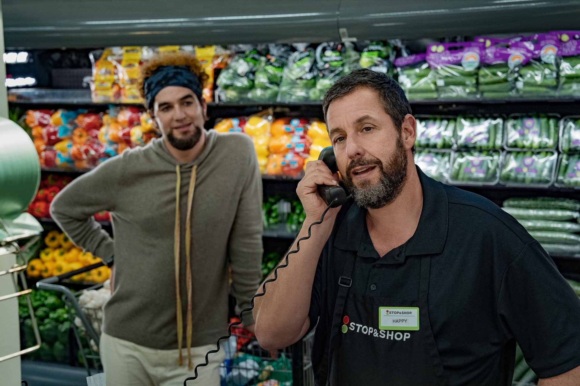 HAPPY GILMORE 2. (L to R) Benny Safdie as Frank Manatee and Adam Sandler as Happy Gilmore in Happy Gilmore 2. Cr. Scott Yamano/Netflix © 2025.