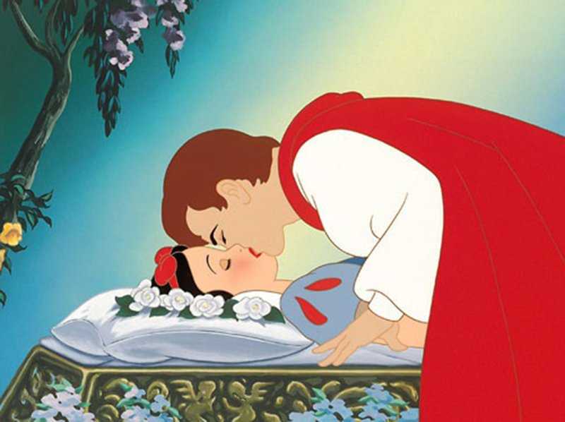 Bianca Neve e i sette nanni il bacio del principe azzurro