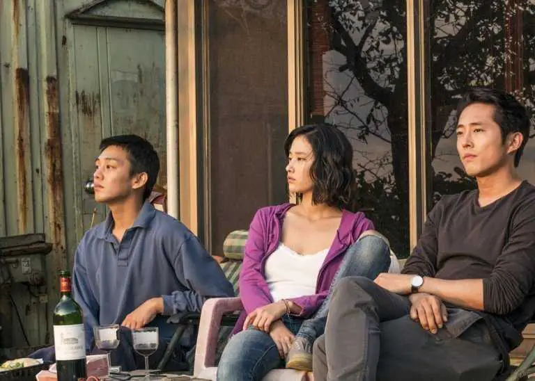 Ah-in Yoo, Steven Yeun, and Jong-seo Jun in Beoning (2018) film
