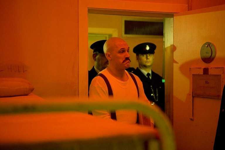 Tom Hardy in Bronson (2008) prigione