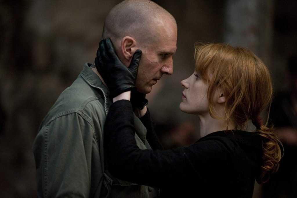 Ralph Fiennes and Jessica Chastain in Coriolanus (2011)