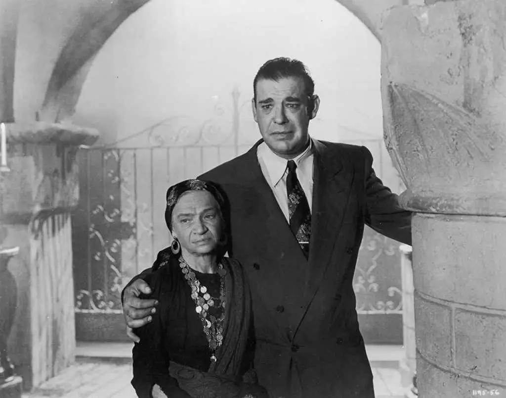 Lon Chaney Jr. e Maria Ouspenskaya in L'uomo Lupo (1941)