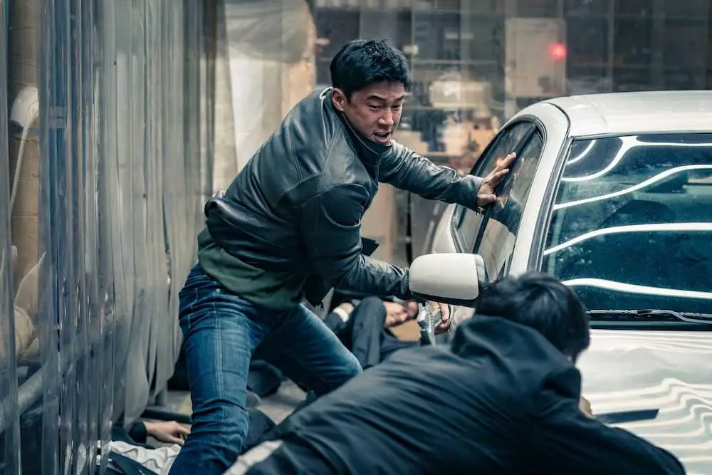 Jung Tae-suk (Kim Mu-yeol) in una scena del film - The Gangster the Cop the Devil