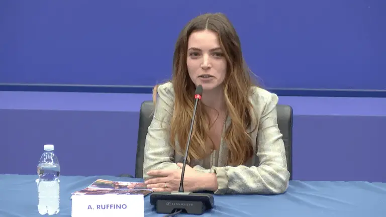 Aurora Ruffino nella conferenza stampa di Noi