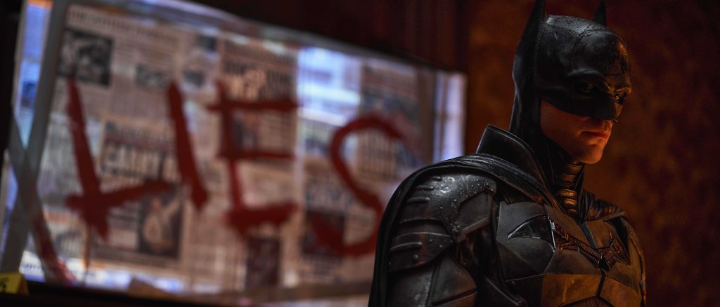 ROBERT PATTINSON as Batman in Warner Bros. Pictures’ action adventure “THE BATMAN,” a Warner Bros. Pictures release. COPYRIGHT	© 2021 Warner Bros. Entertainment Inc. All Rights Reserved.