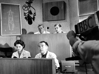 Durante le riprese di The Quatermass Experiment (1953)