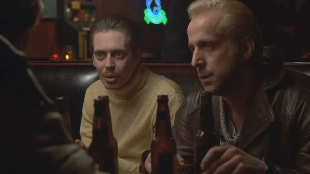 Gaear (Peter Stormare) e Carl (Steve Buscemi) in una scena del film Fargo (1996)