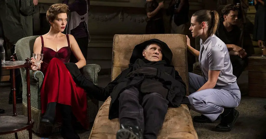 Léa Seydoux, Viggo Mortensen e Kristen Stewart in una scena