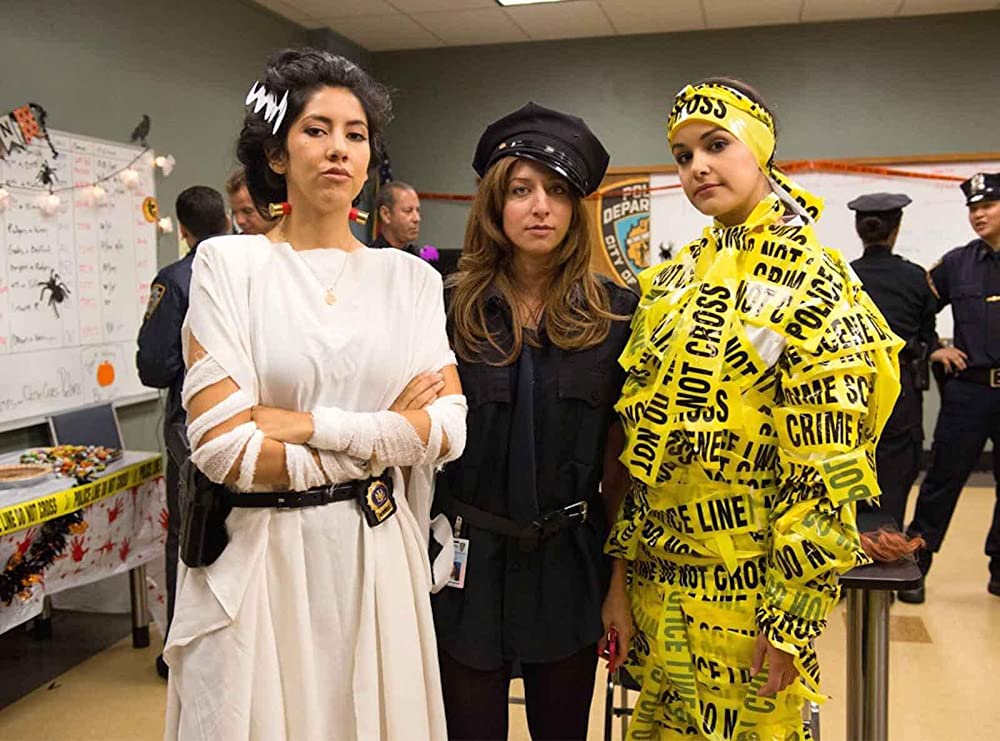 Rosa, Gina e Amy durante l'episodio di Halloween - Brooklyn Nine-Nine (2013)