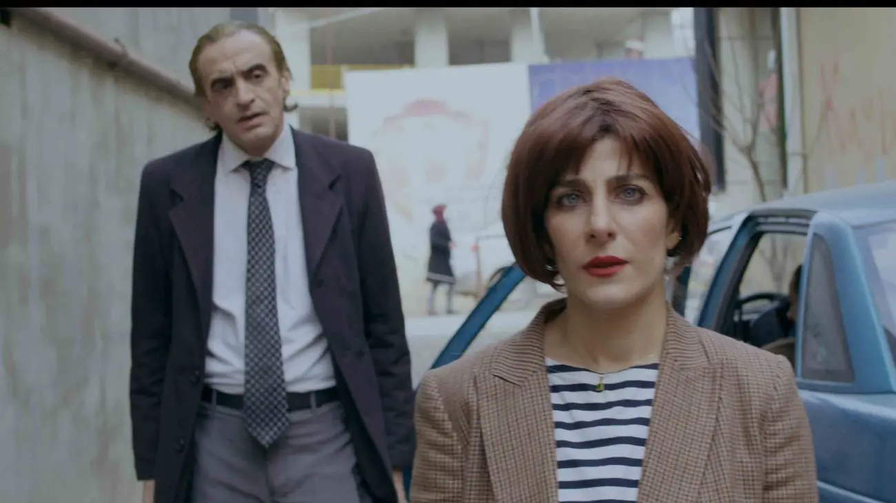 Gli orsi non esistono (2022) – L to R Mina Kavani e Bakhtiar Panjei – © 2022 JP Production, all rights reserved – Immagine concessa da Academy Two per uso stampa