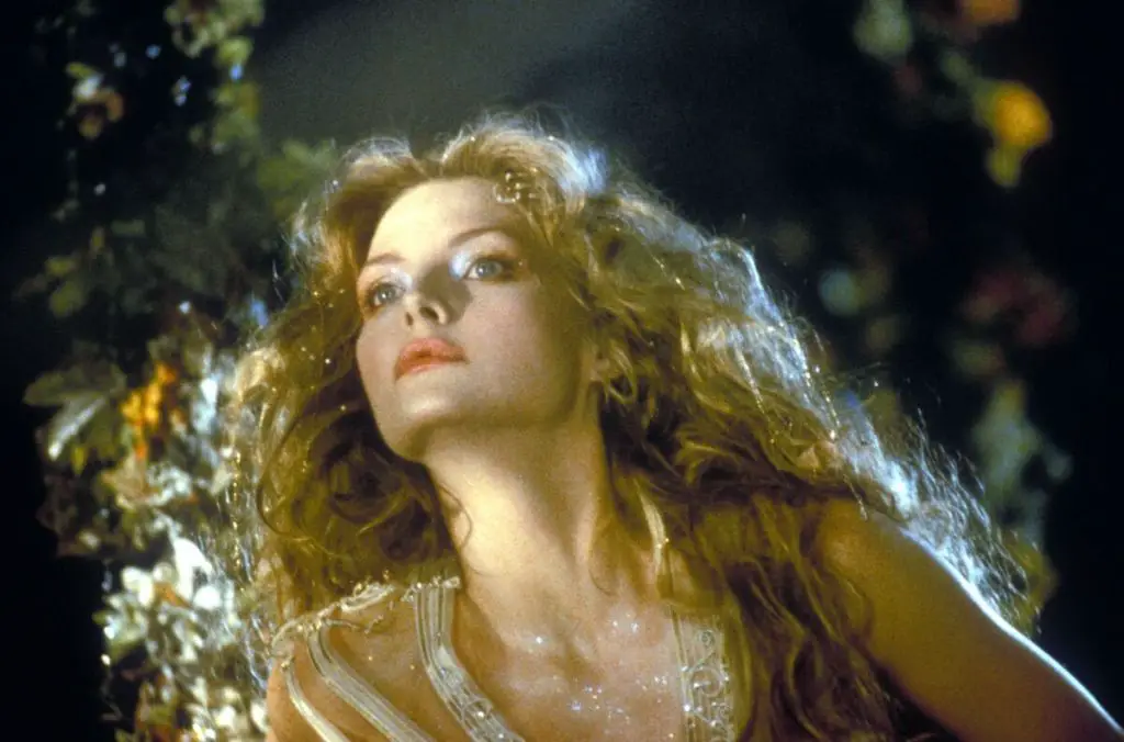 Michelle Pfeiffer come Titania in Sogno di una notte di mezza estate (1999)
