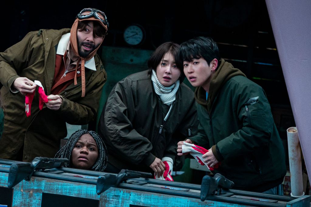 Zombieverse (L to R) Ro Hong-chul, Yiombi Patricia, Lee Si-young, DinDin in Zombieverse