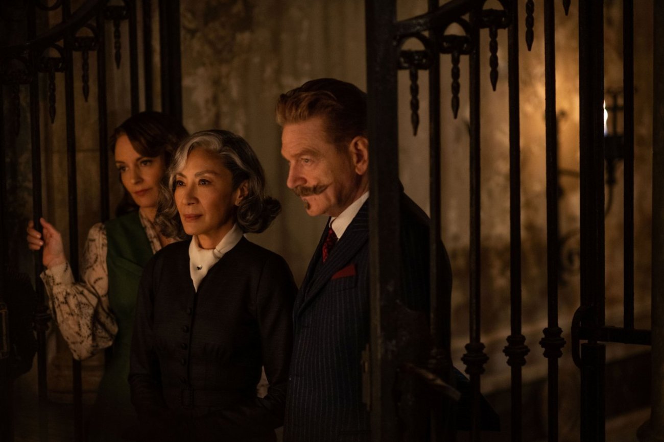 Poirot, Ariadne Oliver e Joyce Reynolds - Assassinio a Venezia (2023)