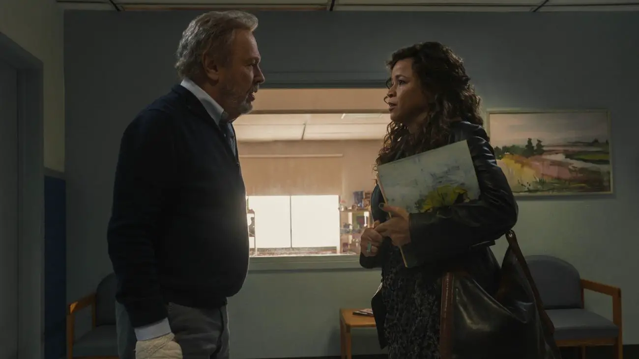 Before - Billy Crystal and Rosie Perez in un momento (immagine rilasciata da Apple Tv)