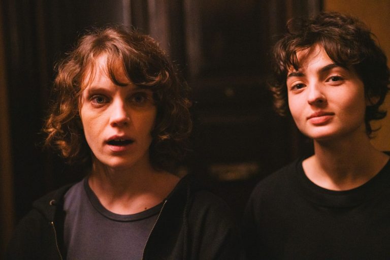 L’albero (2024) – C. Gamba, T. Insolia – Foto di Sara Petraglia – Immagine concessa da Fosforo Ufficio stampa