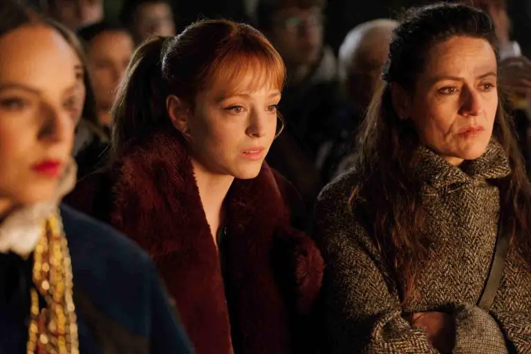 Il cuculo di cristallo - Catalina Sopelana as Clara, Itziar Ituño as Marta Peña in episode 03 of CUCO DE CRISTAL. Cr. Julio Vergne/Netflix © 2025