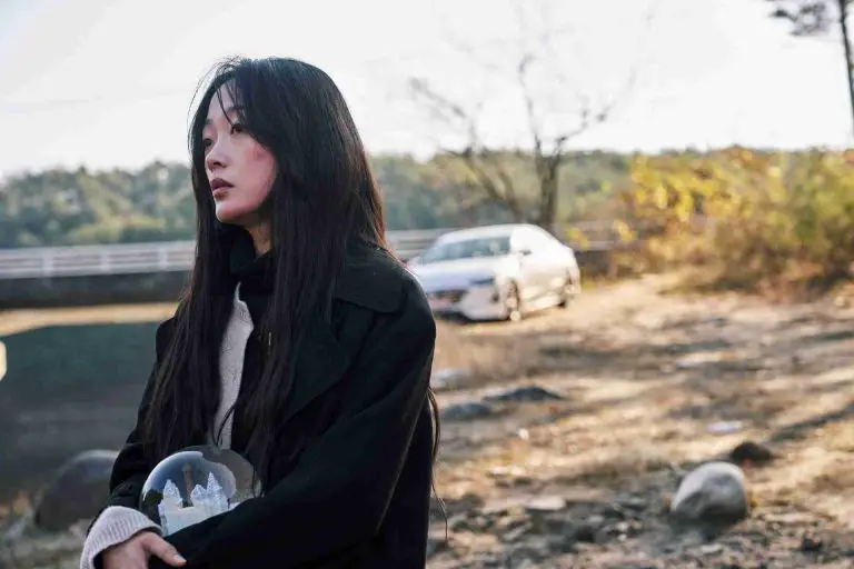 Non stare a guardare - By Lee You-mi as Jo Hui-su in As You Stood By Cr. Yu Ara/Netflix © 2025