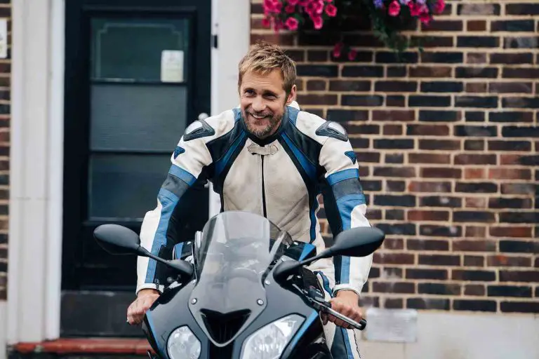 Pillion - Amore senza freni (2025) - Copyright: I wonder pictures - Immagine ricevuta a uso editoriale