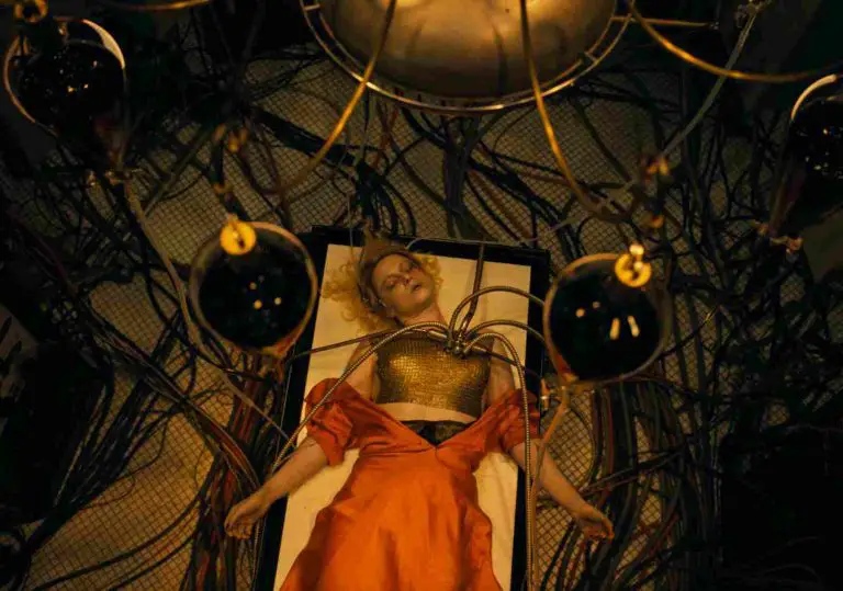 essie Buckley as The Bride in Warner Bros. Pictures “THE BRIDE!” a Warner Bros. Pictures release. Copyright: © 2025 Warner Bros. Entertainment Inc Photo Credit: Courtesy of Warner Bros. Pictures