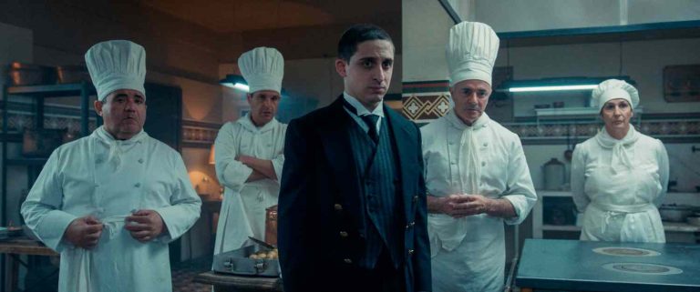 A cena con il dittatore (2025) - Credit. Ubu Cinema